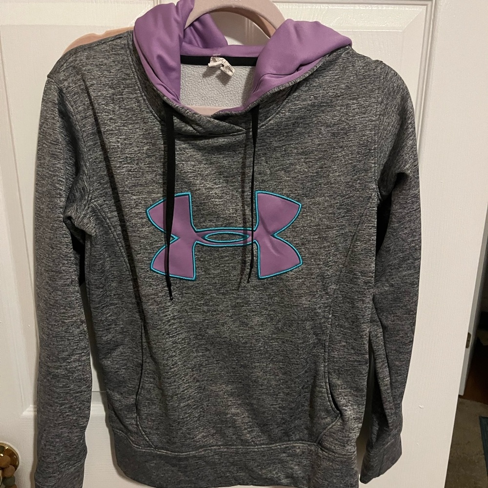 Under Armour- Hooded sweat shirt